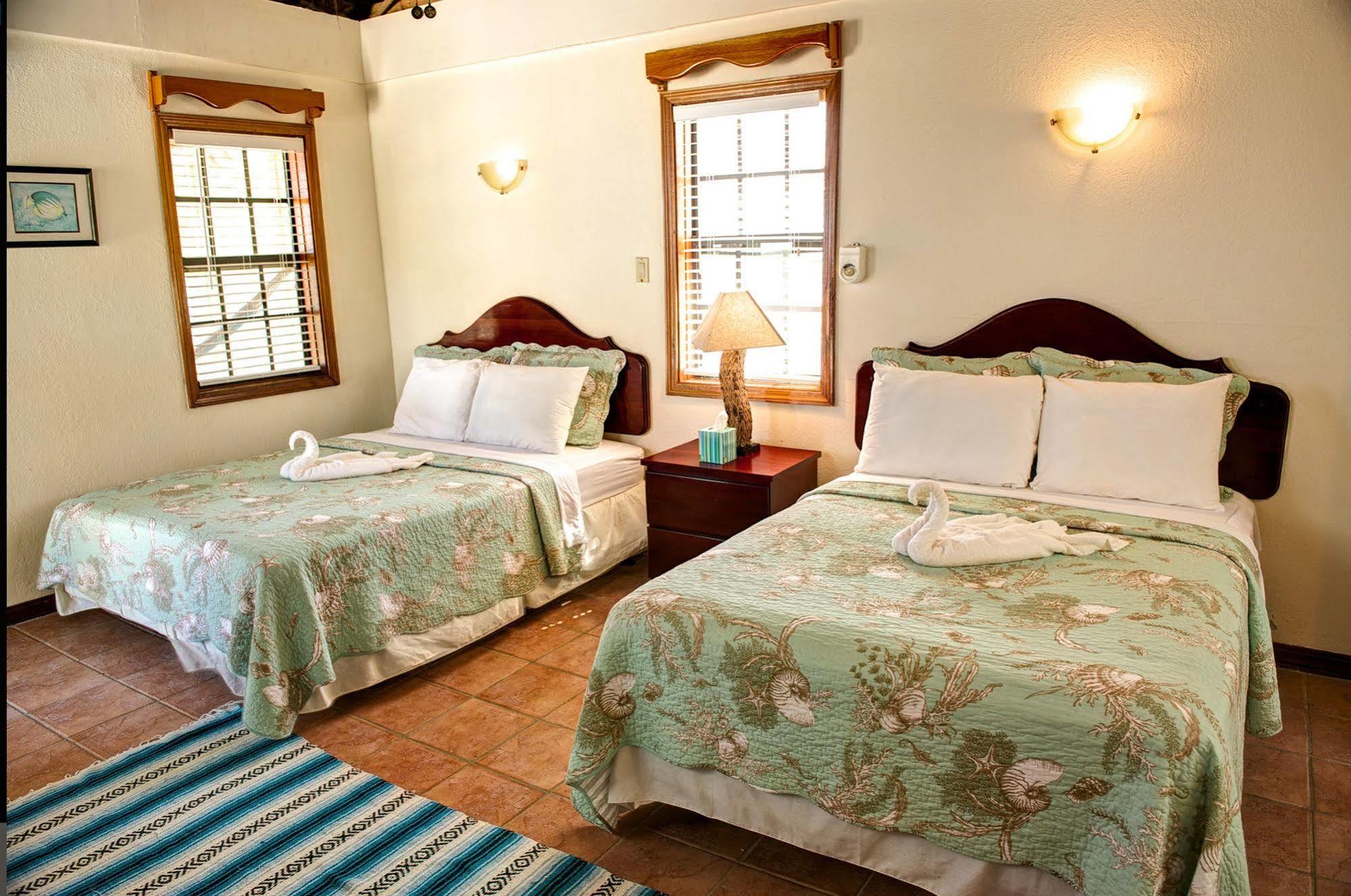 Blackbird Caye Resort Turneffe Atoll Esterno foto